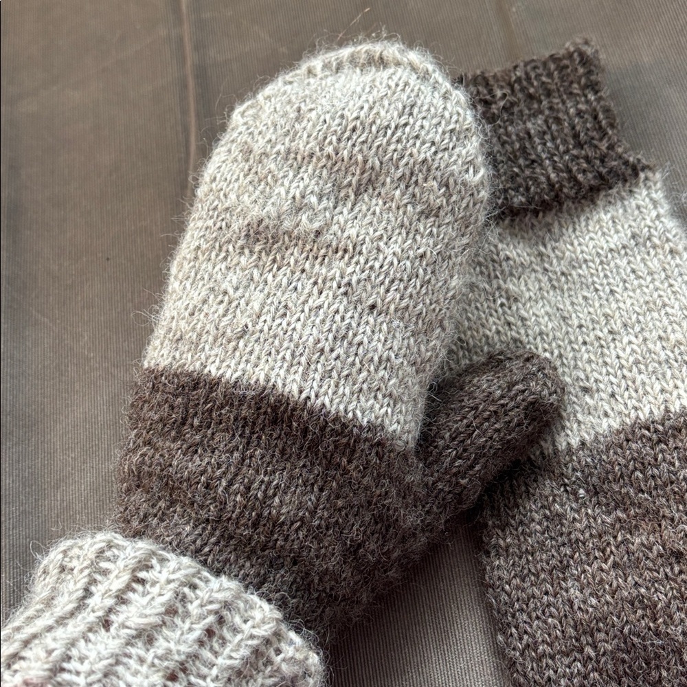 Handmade Two-Tone Knit Wool Mittens - Picture 5 of 5